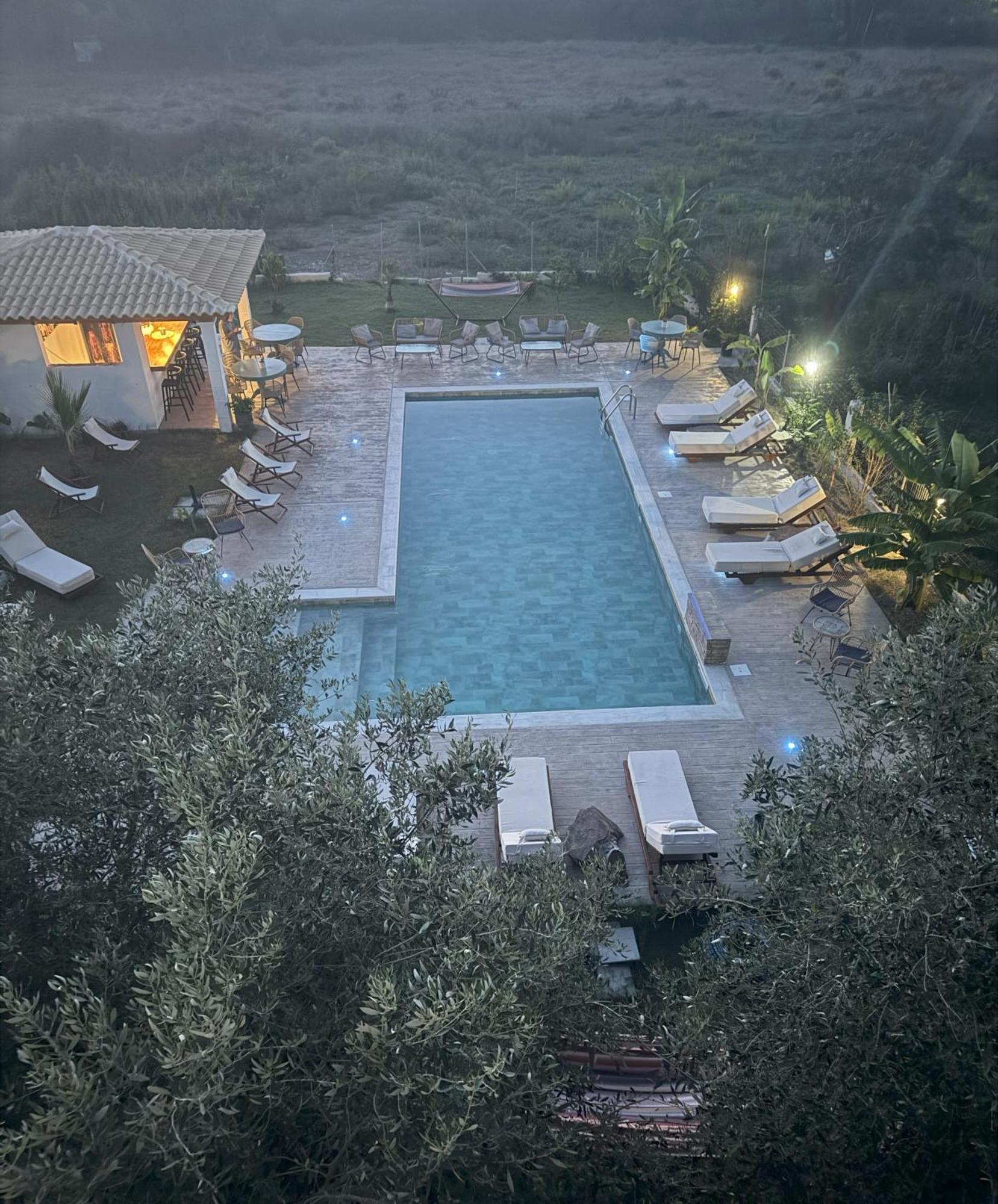 Kapetanios Luxury Aparthotel Агиос Георгиос Екстериор снимка
