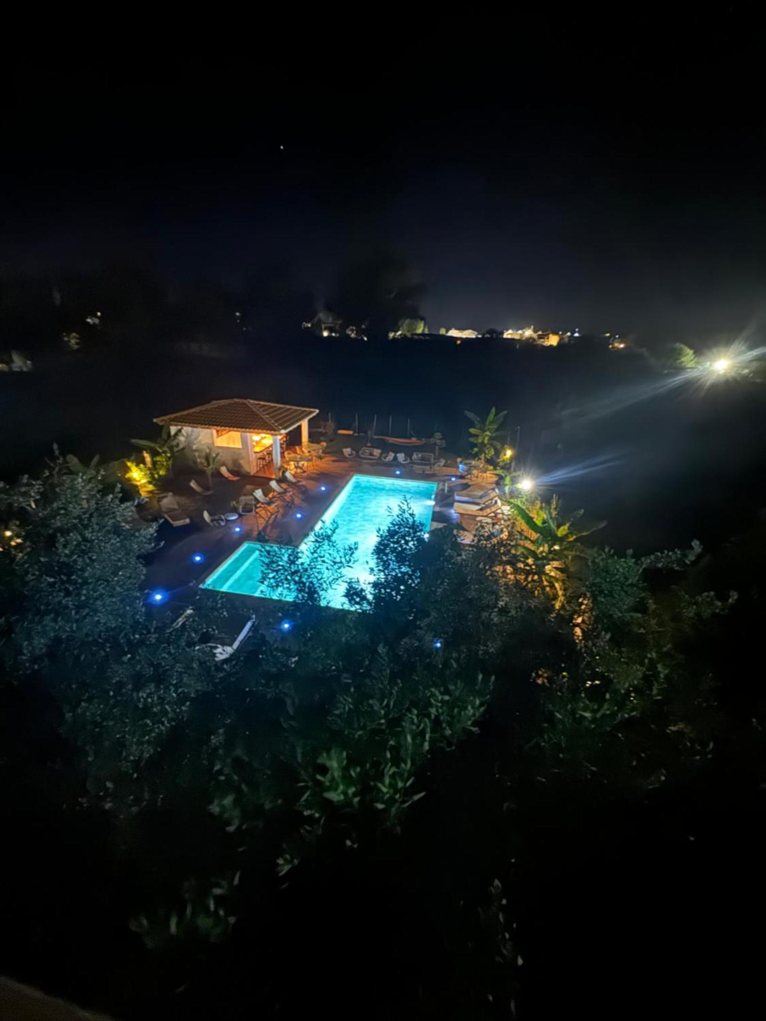 Kapetanios Luxury Aparthotel Агиос Георгиос Екстериор снимка