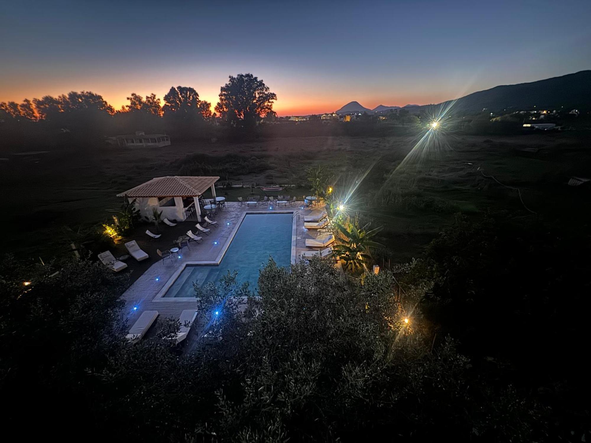 Kapetanios Luxury Aparthotel Агиос Георгиос Екстериор снимка